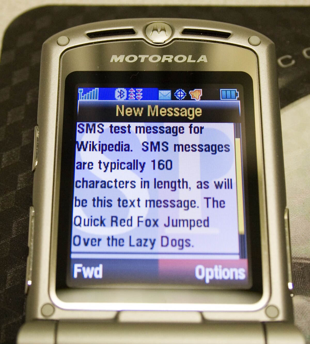 Affichage d'un message reçu sur un téléphone mobile Motorola
