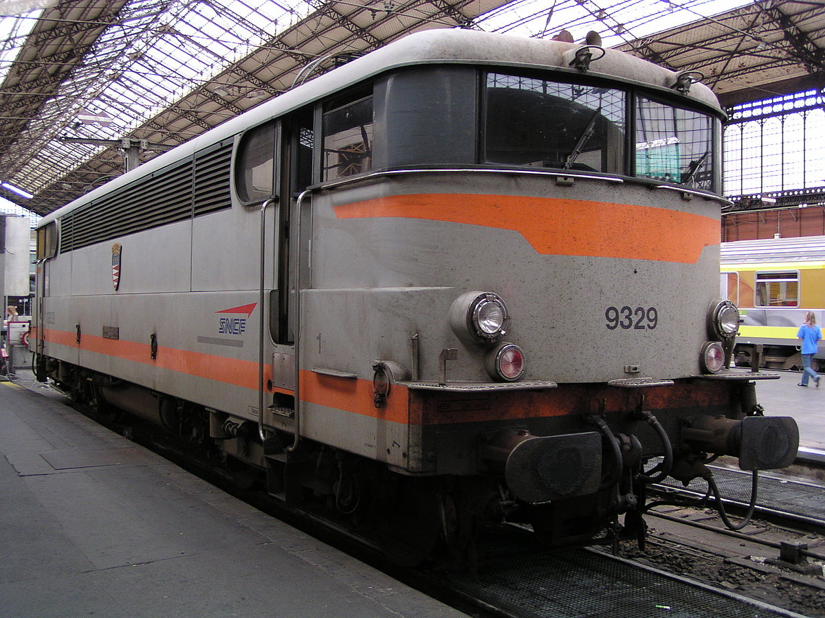 La BB 9329 en gare d'Austerlitz.