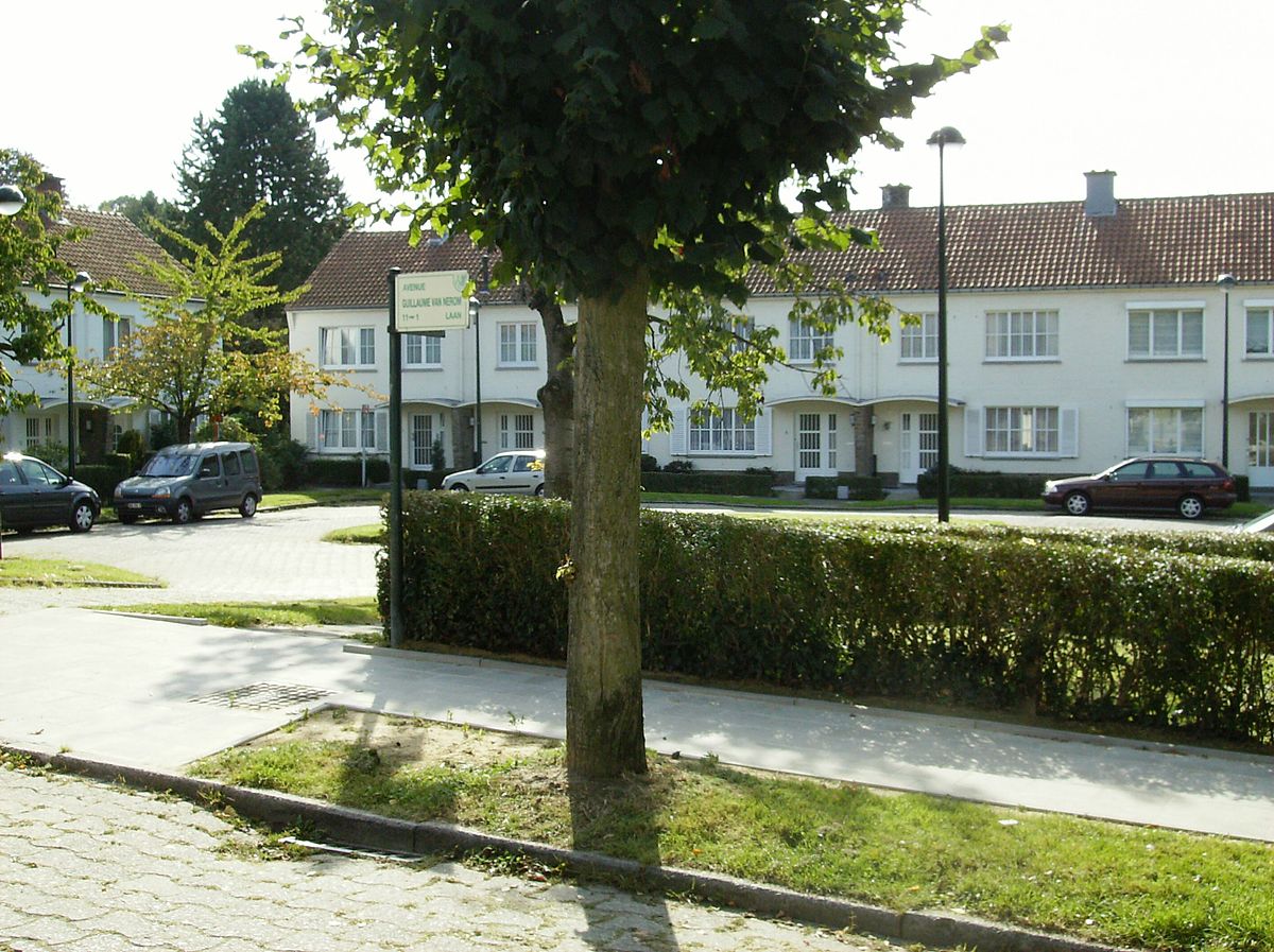 Square Georges Golinvaux.JPG
