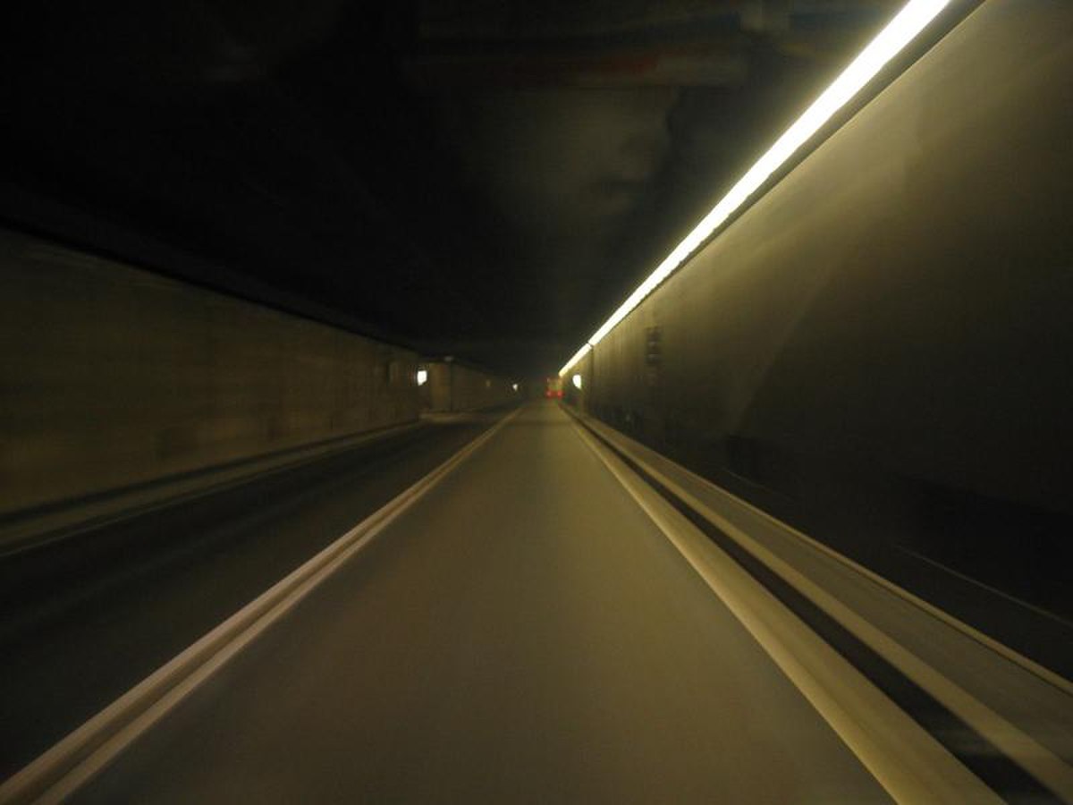St Gotthardt-Tunnel.jpg