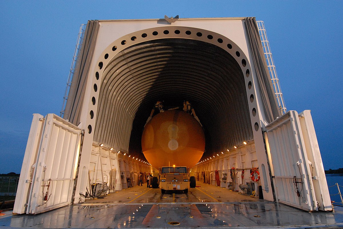 STS-125 external tank offloading from barge.jpg