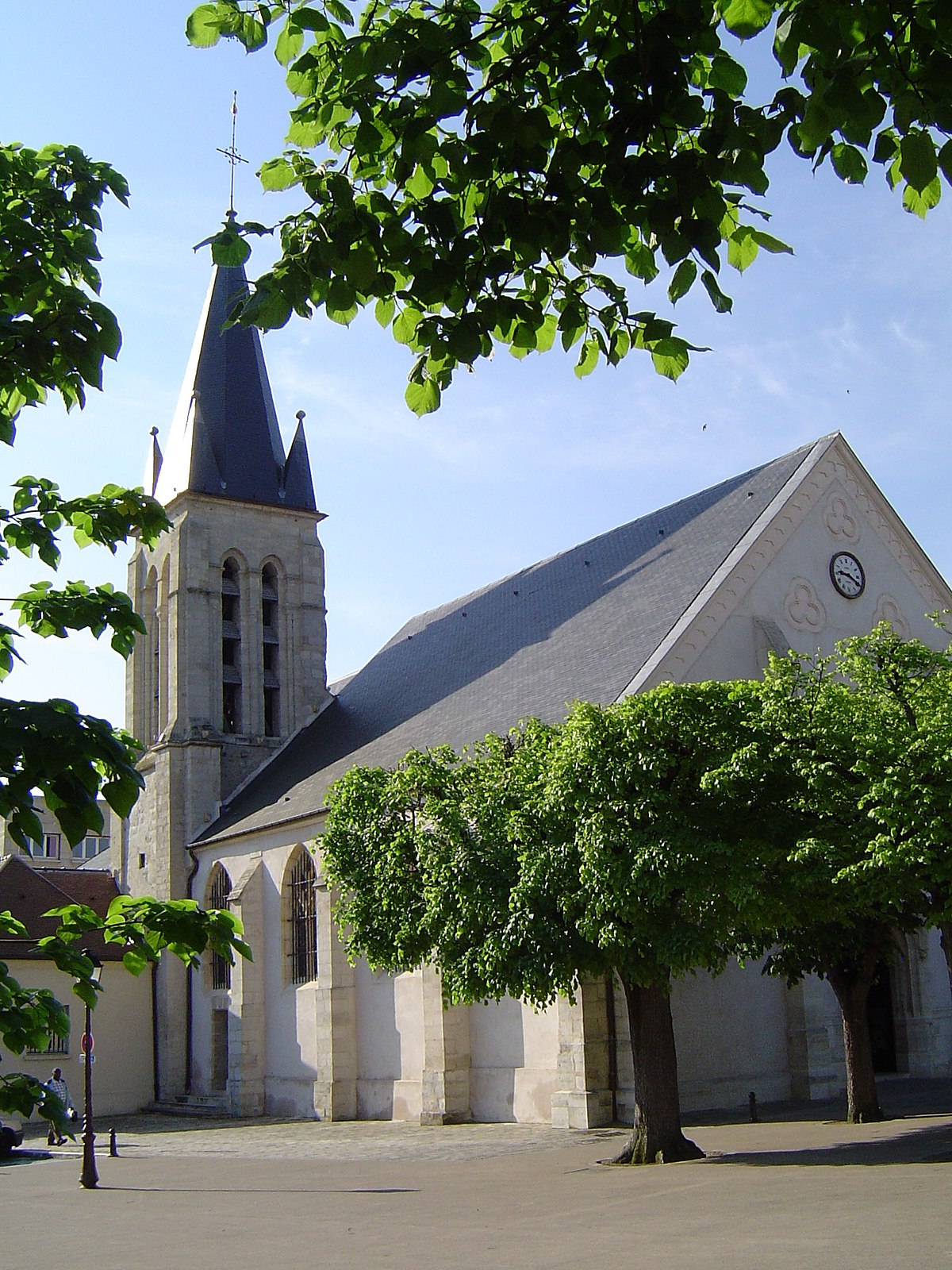 Église Saint-Saturnin d'Antony