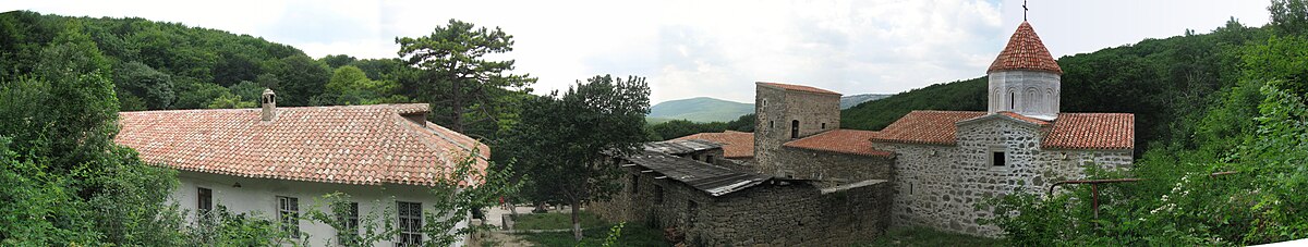 Surb Khatch (Crimea) panoramic view.jpg