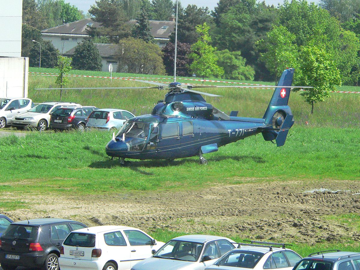 Swiss Dauphin helicopter 2.jpg