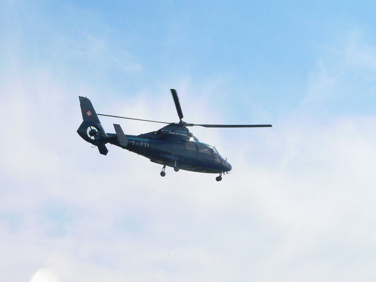 Swiss Dauphin helicopter 7.jpg