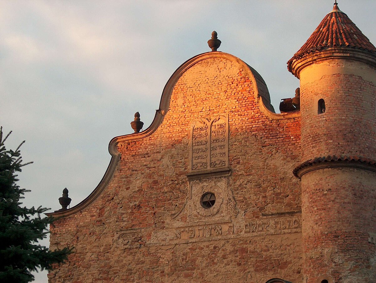 SynagogaLesko03.jpg
