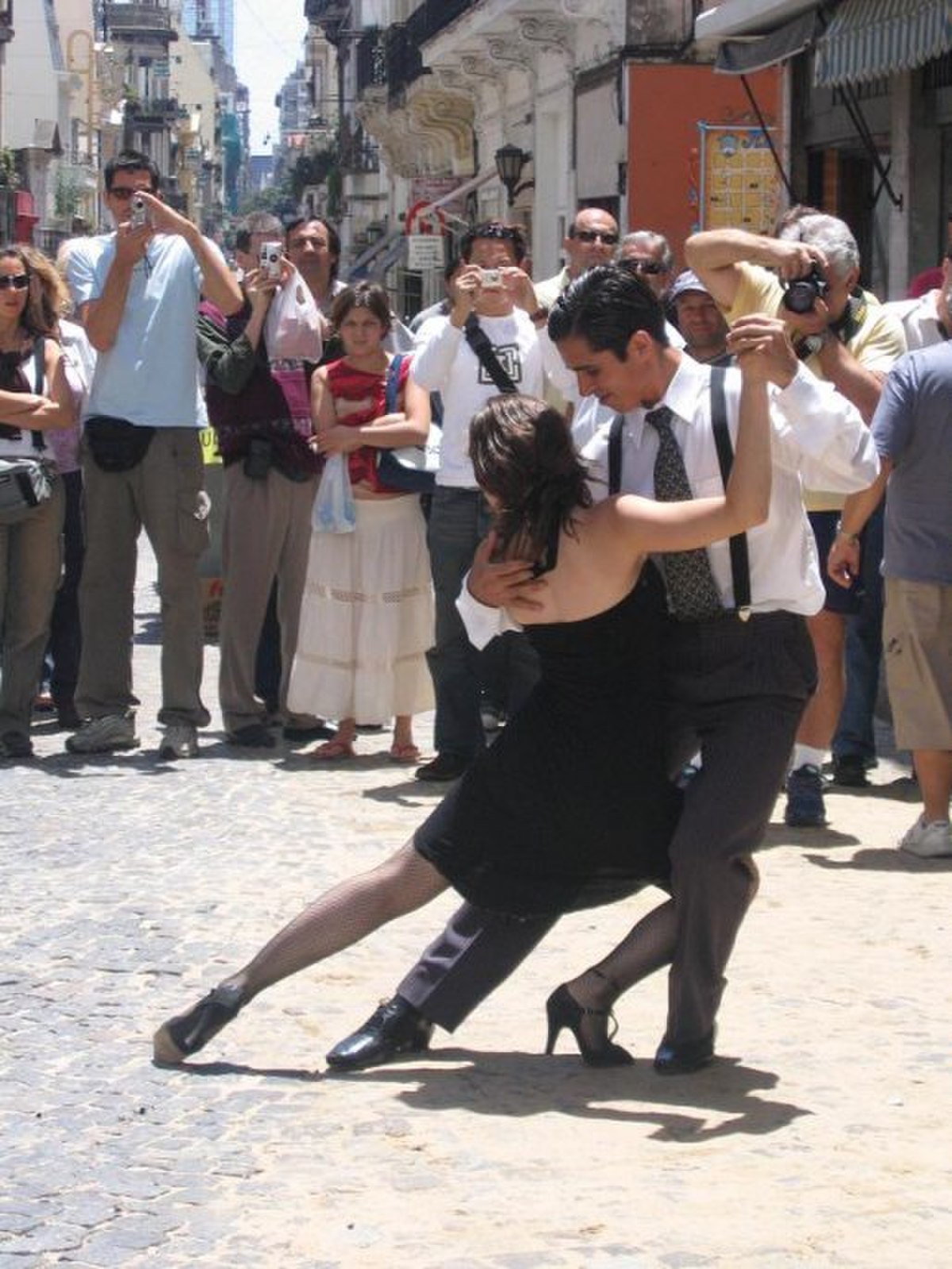Un tango dans une rue de San Telmo.