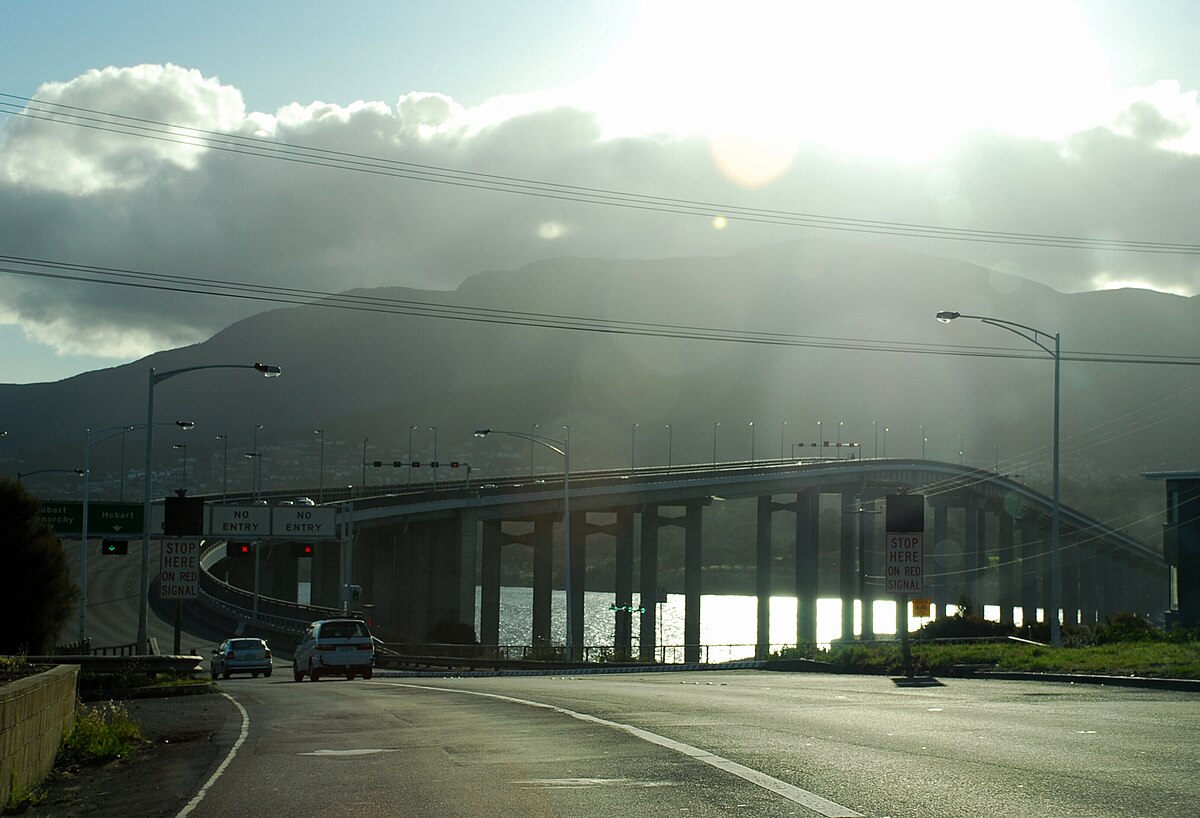 Tasman Bridge in Hobart.JPG