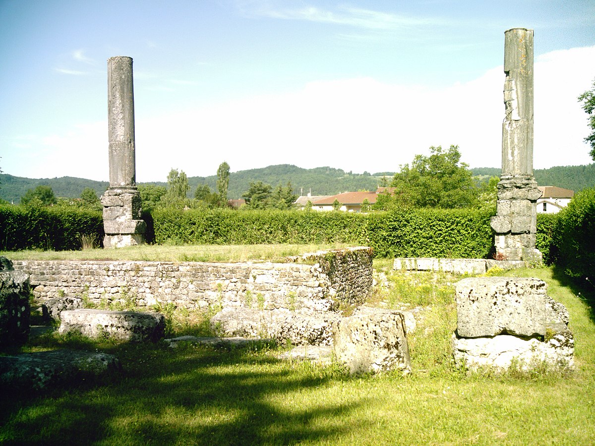 Temple gallo-romain Izernore.jpg
