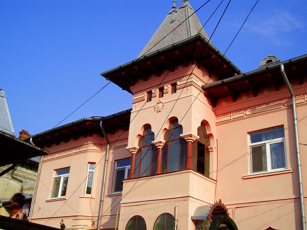 Maison strada Primaveri no 33.