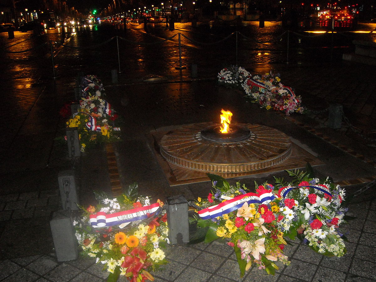 Tombe du soldat inconnu Paris.jpg