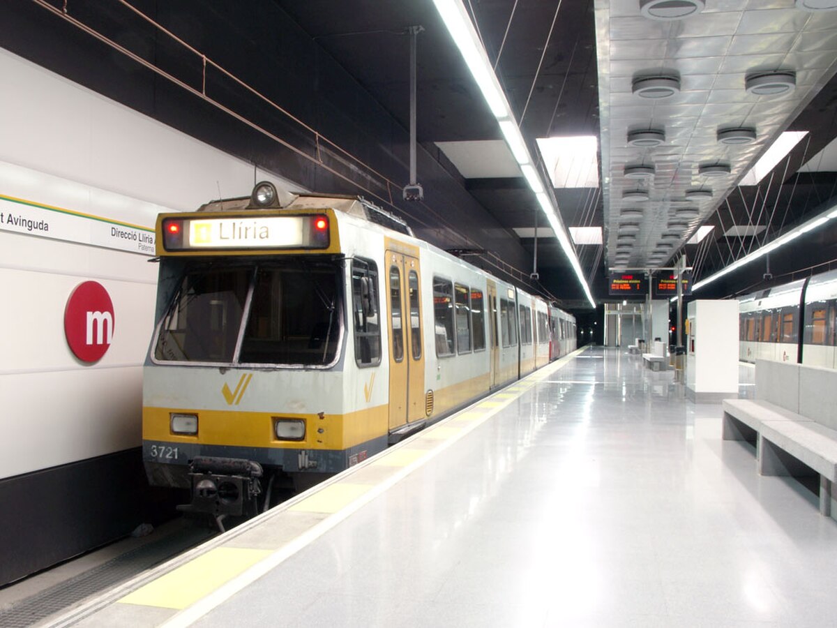 Rame sur la ligne 1 à la station Torrent Avinguda