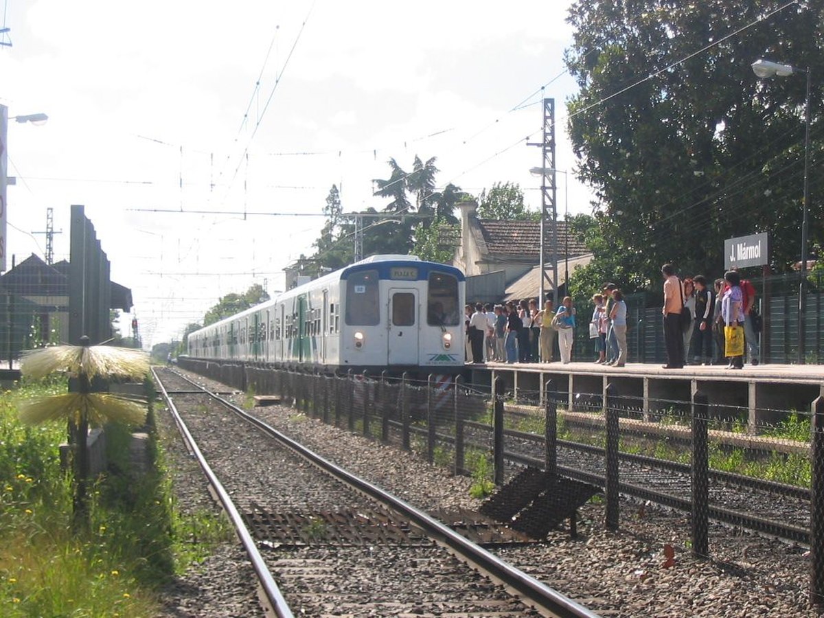 Train à alimentation électrique de la ligne suburbaine de Buenos Aires Ligne Roca