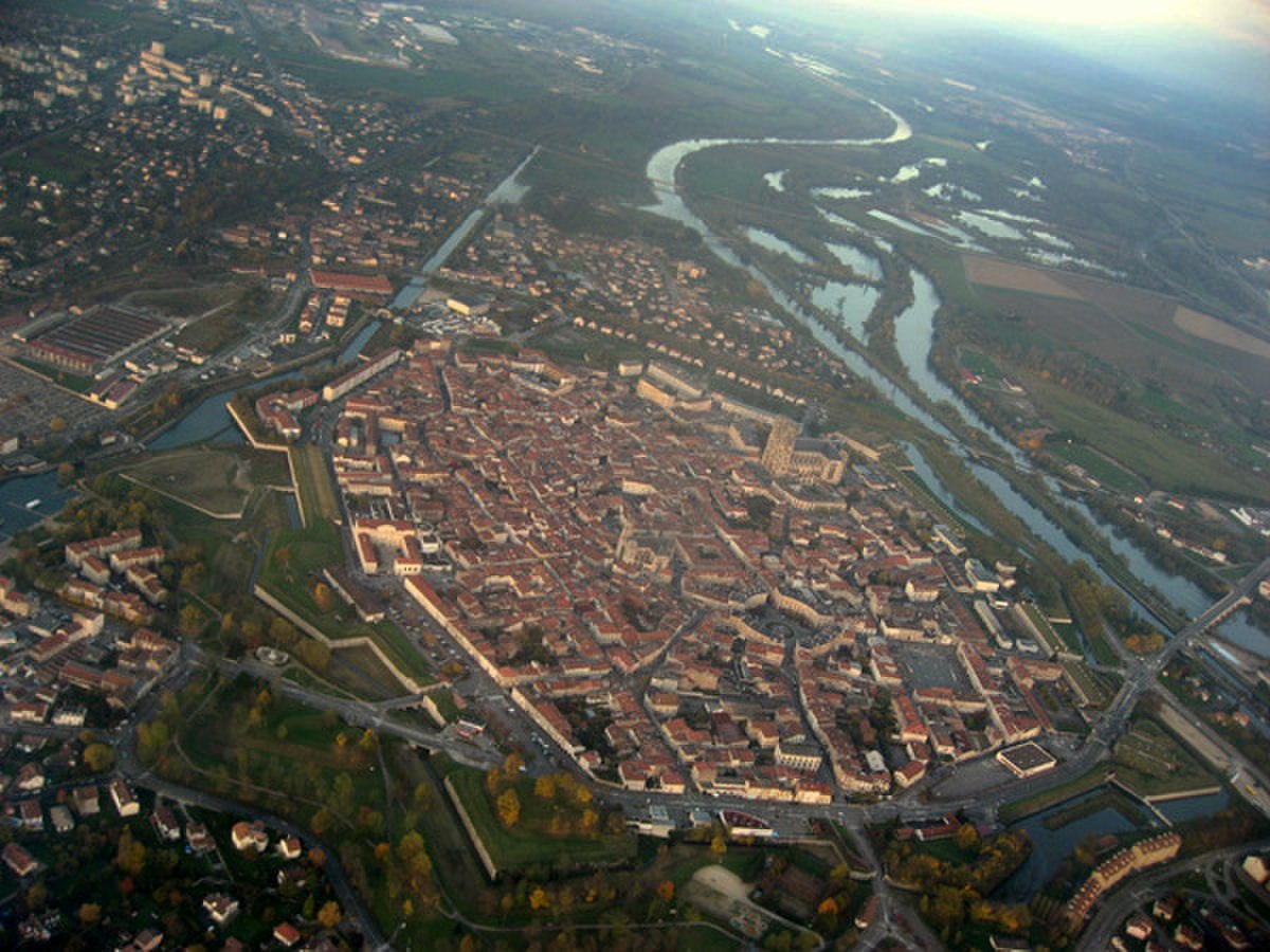 Liste de forts, fortifications, citadelles et places fortes en France