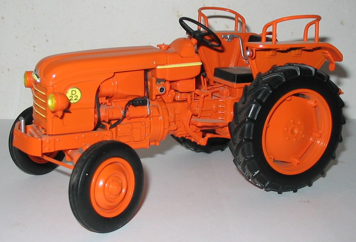Tracteur agricole Renault D22 de 1957