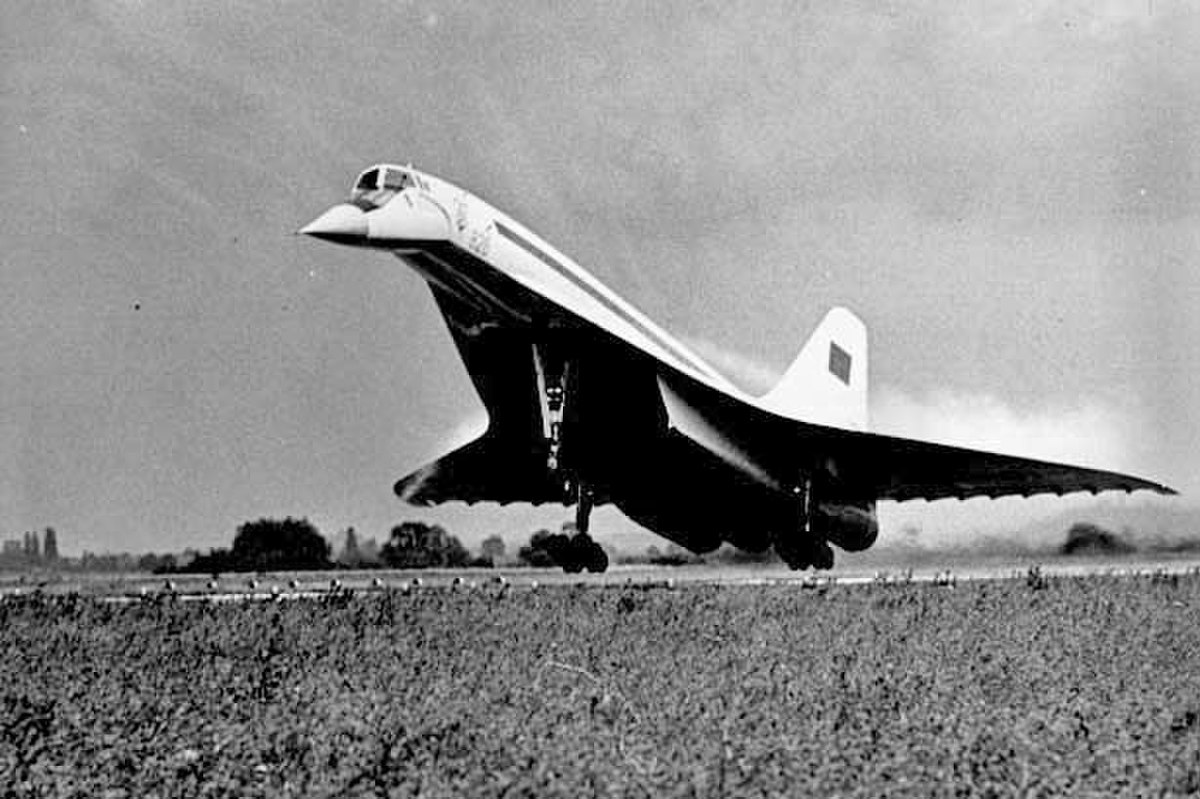 Le prototype au décollage à l'aéroport international de Berlin-Schönefeld