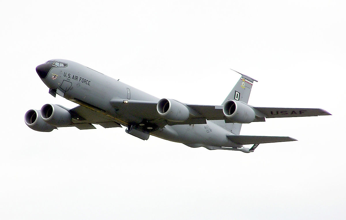 Un KC-135R en vol, montrant les nouvelles nacelles moteur