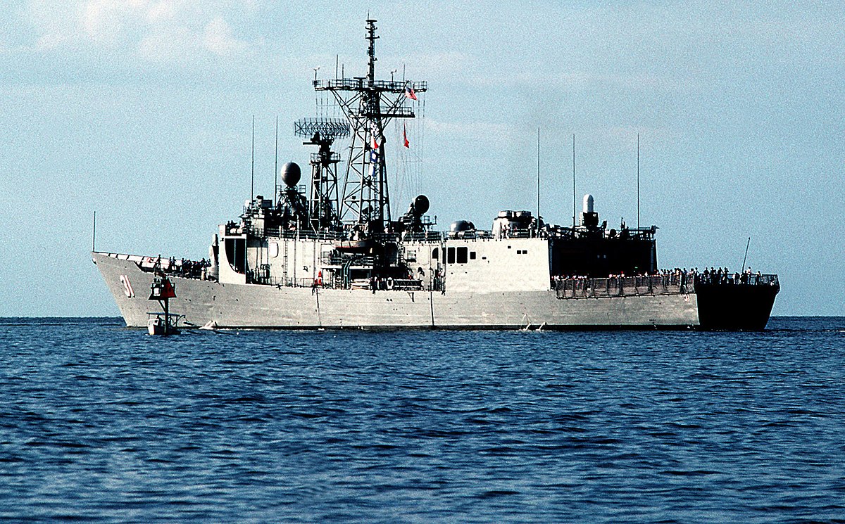 L'USS Stark en 1988 après sa réparation