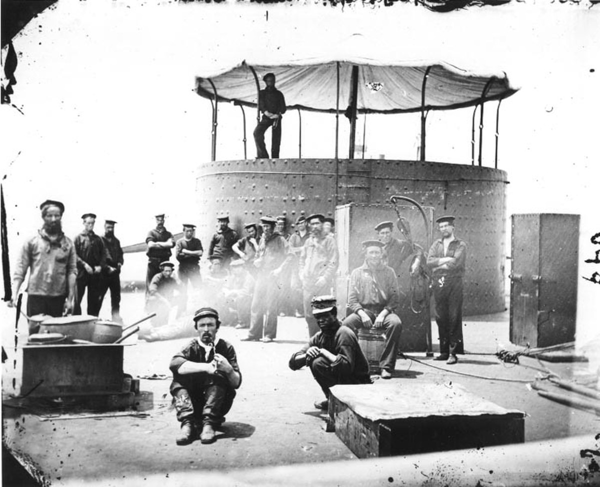 L'équipage cuisinant sur le pont du Monitor