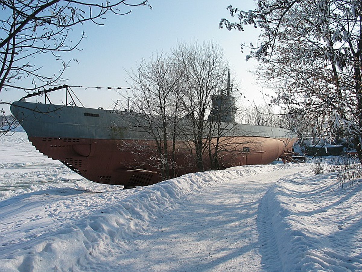 Un sous-marin Finlandais CV-707, renommé par la suite Vesikko, aujourd'hui visible à Suomenlinna.