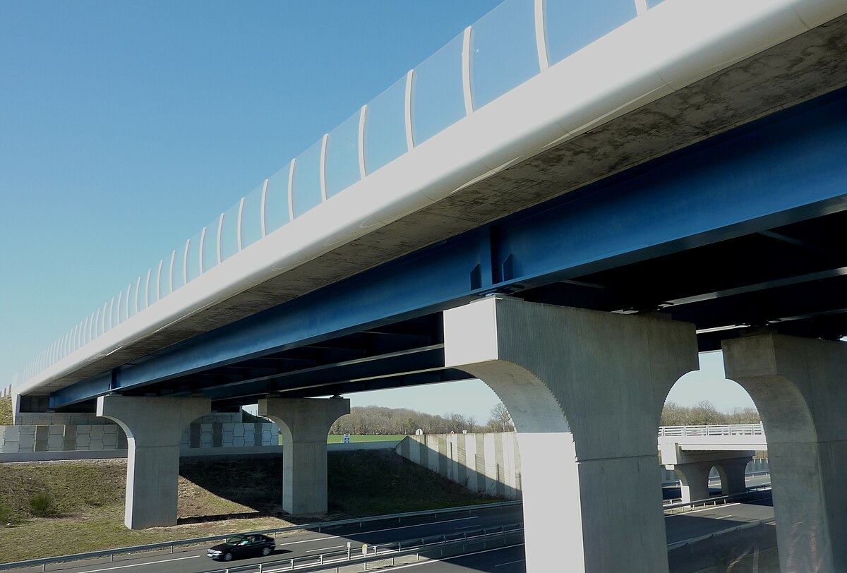 Viaduc de l'échangeur n°17 - A11 (1).jpg