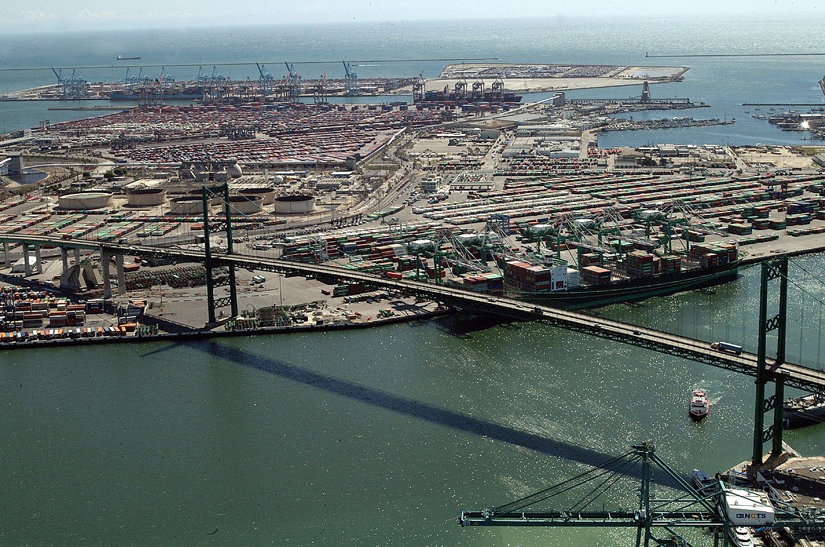 Vincent Thomas Bridge aerial view.jpg