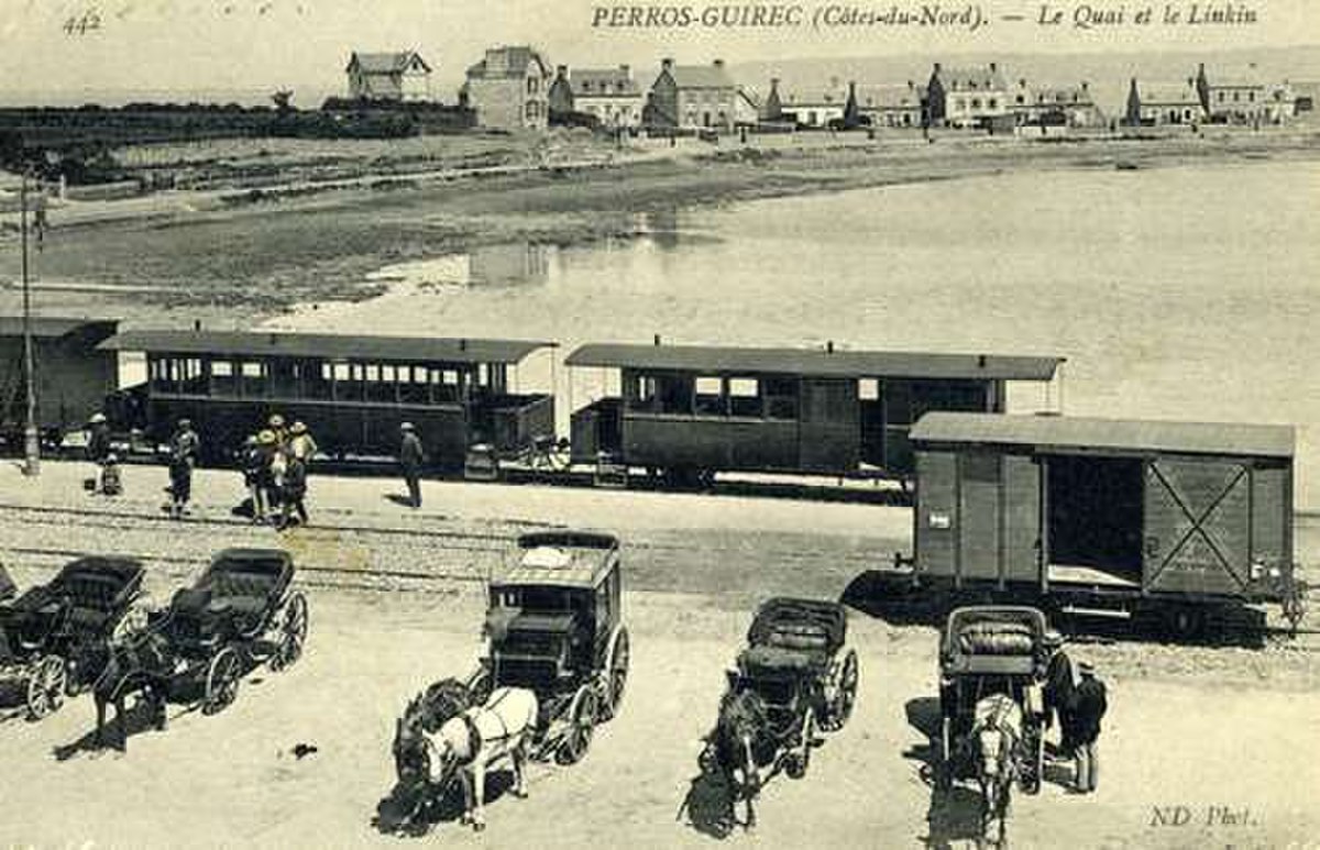 Voitures et wagons des en gare de Perros-Guirec