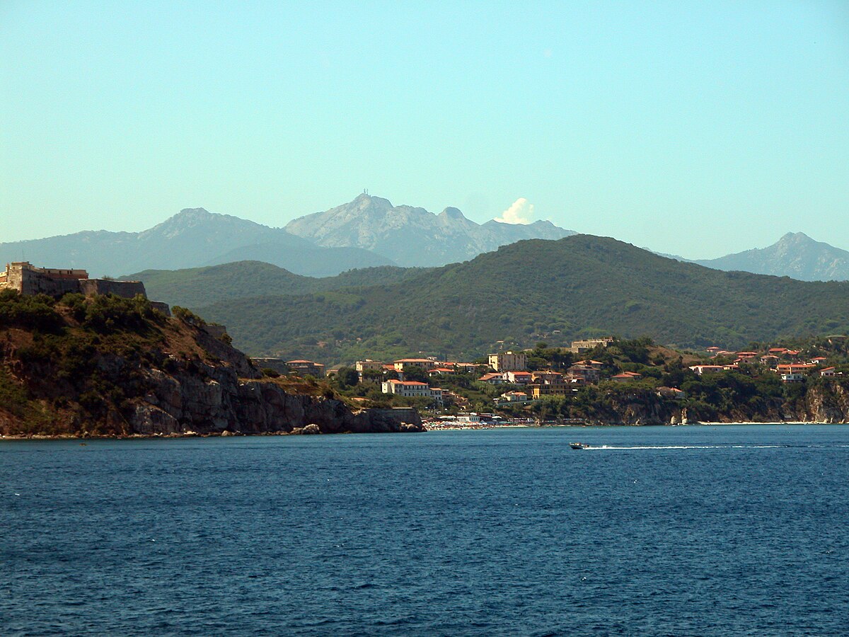 Vue des cotes de l'ile d'Elbe (Portoferraio)