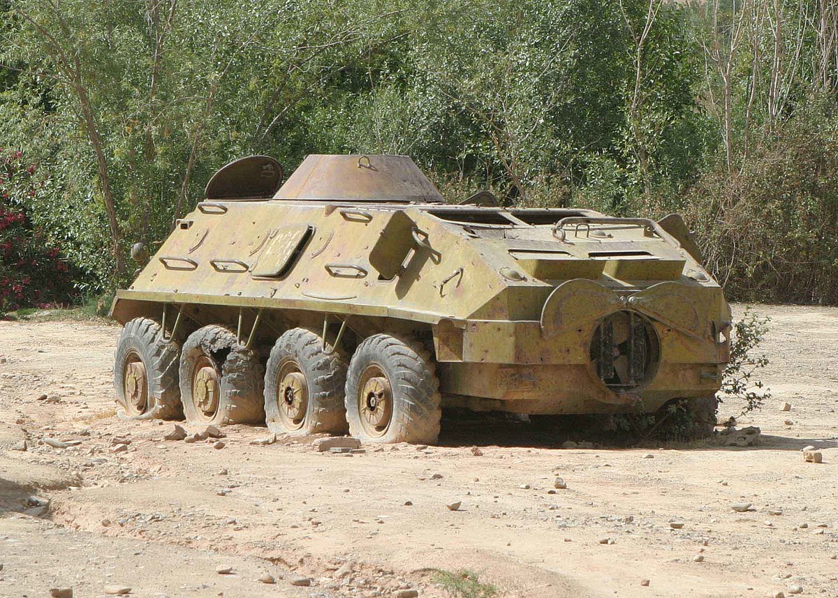 Un BTR-60 abandonné en Afghanistan