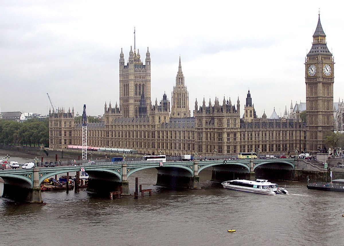 Westminster Bridge, River Thames, London, England.jpg