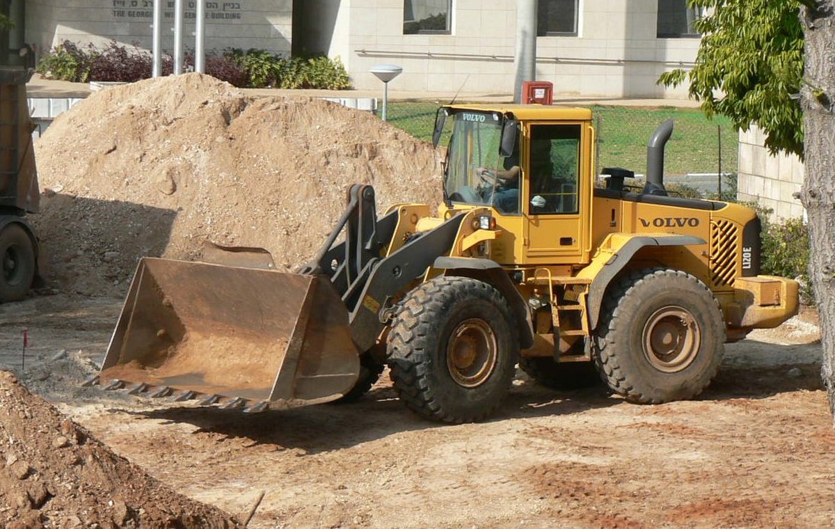 Un chargeur Volvo L120 E