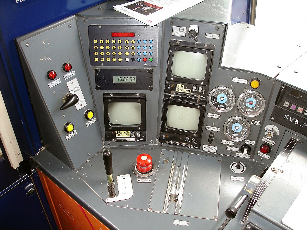 Z 20500 - Pupitre 03.jpg