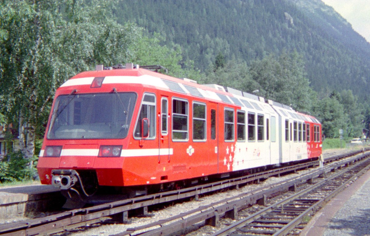 Rame Z 800 en gare des Tines.