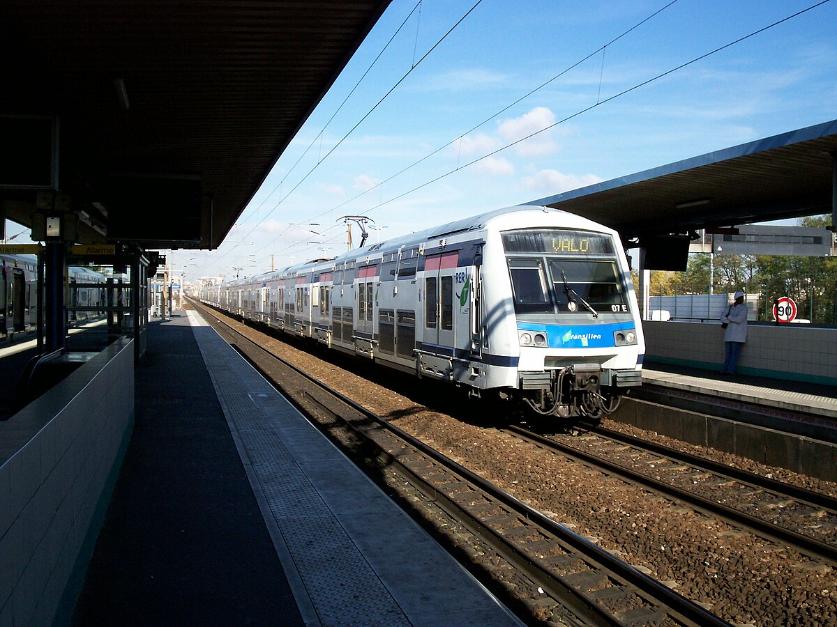Une Z 22500 dans la gare de la ligne E