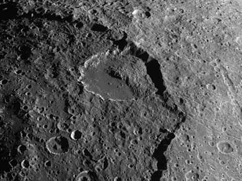Cassini: Un énorme glissement de terrain sur Japet