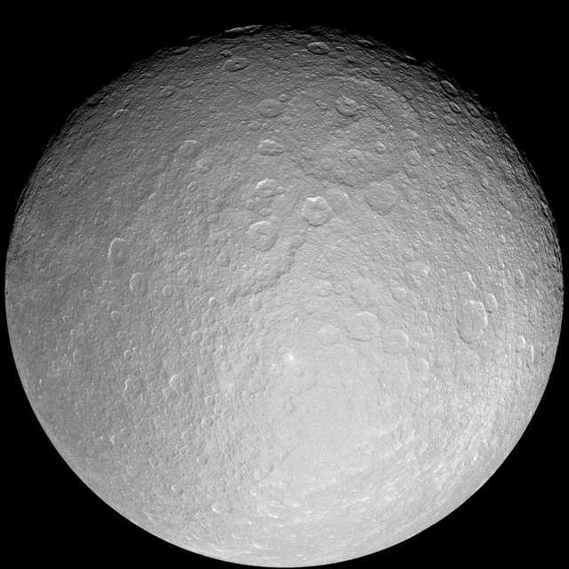 Photos du survol en rase-mottes de Cassini à 500 km de Rhéa
