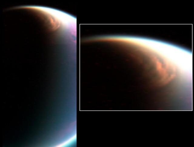 Cassini observe un énorme nuage au dessus du pôle Nord de Titan