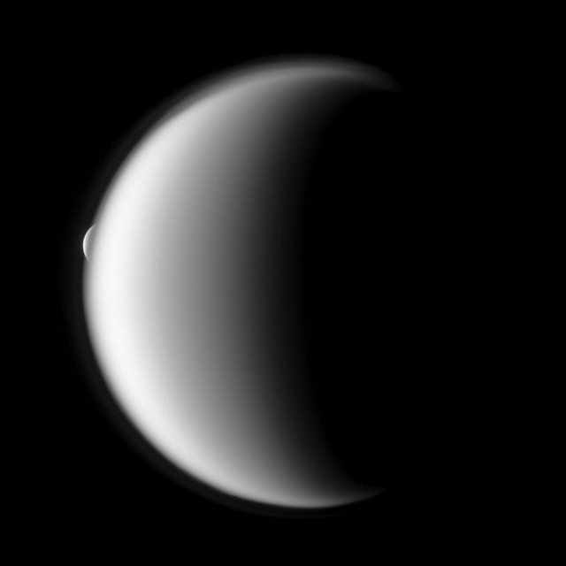 Lever de lune sur Titan