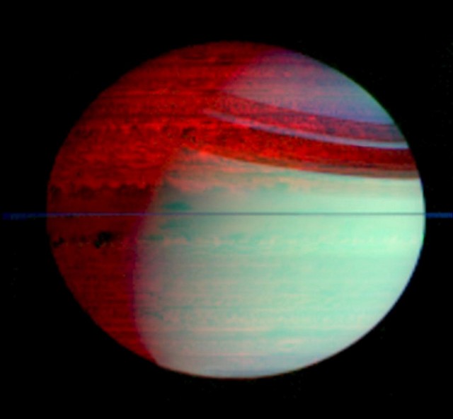 Vue plongeante de Cassini dans Saturne