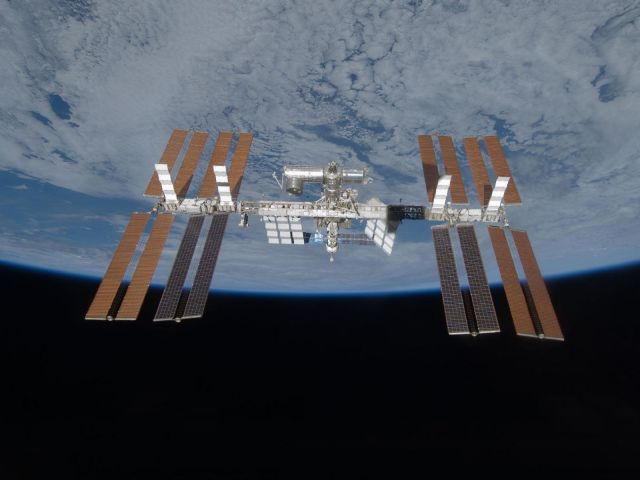 Retour sur Terre de la navette, l'ISS plus puissante que jamais