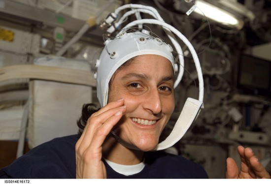 Expériences et installations de matériel sur l’ISS