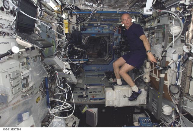 Le « désordre » qui règne à bord de l’ISS exige parfois d’improviser