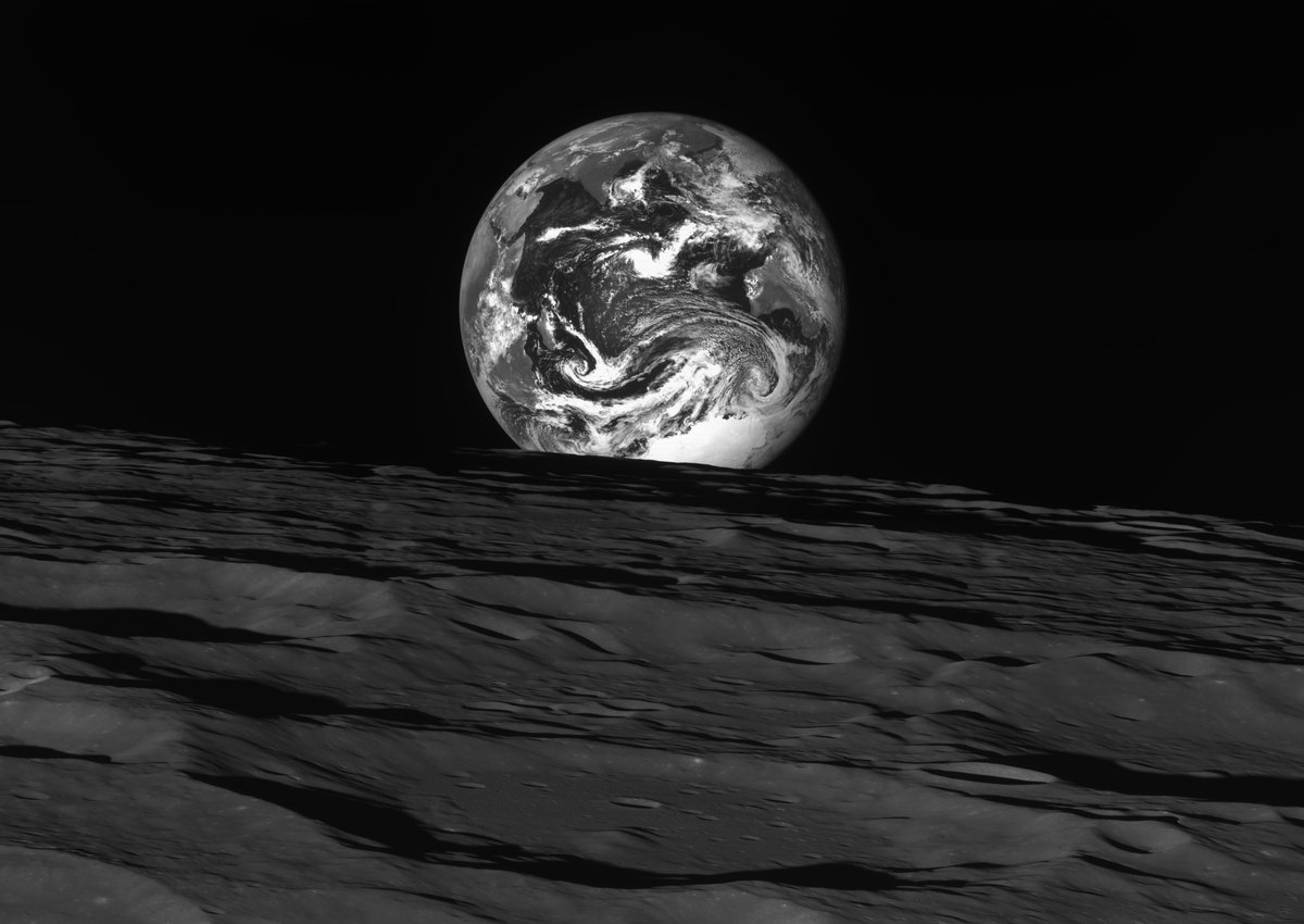 Photos fascinantes de la Terre vue de la Lune par la sonde Danuri