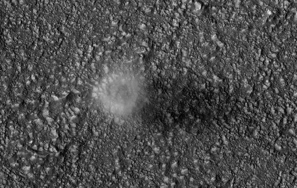 Un « dust devil » martien vu depuis l’espace