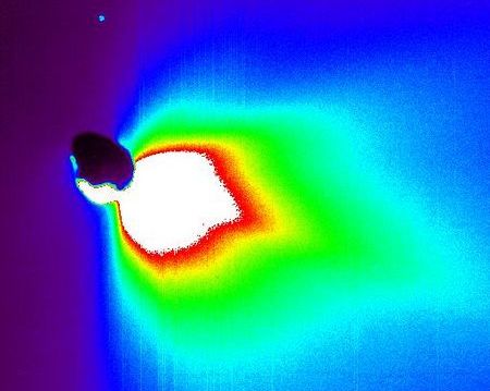 Deep Impact: Tempel-1 en silhouette