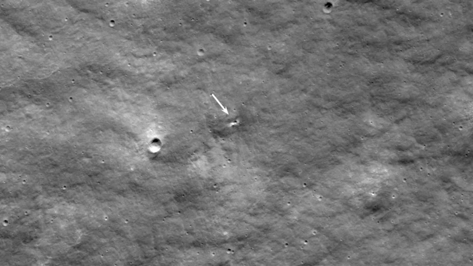 Lune: succès indien, mais crash russe formant un nouveau cratère (photos)