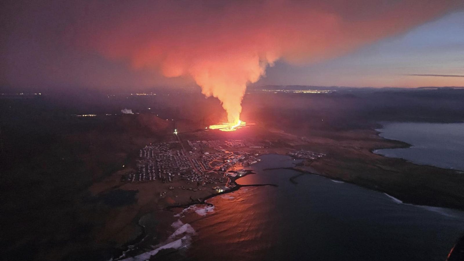 A cidade islandesa de Grindavík corre risco de colapso após a erupção vulcânica