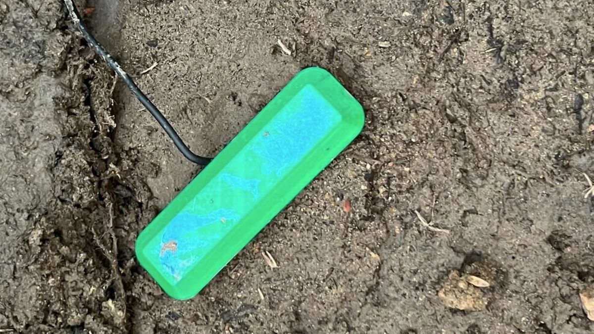 This Microbial Fuel Cell, Powered by Soil Microbes, Operates Indefinitely