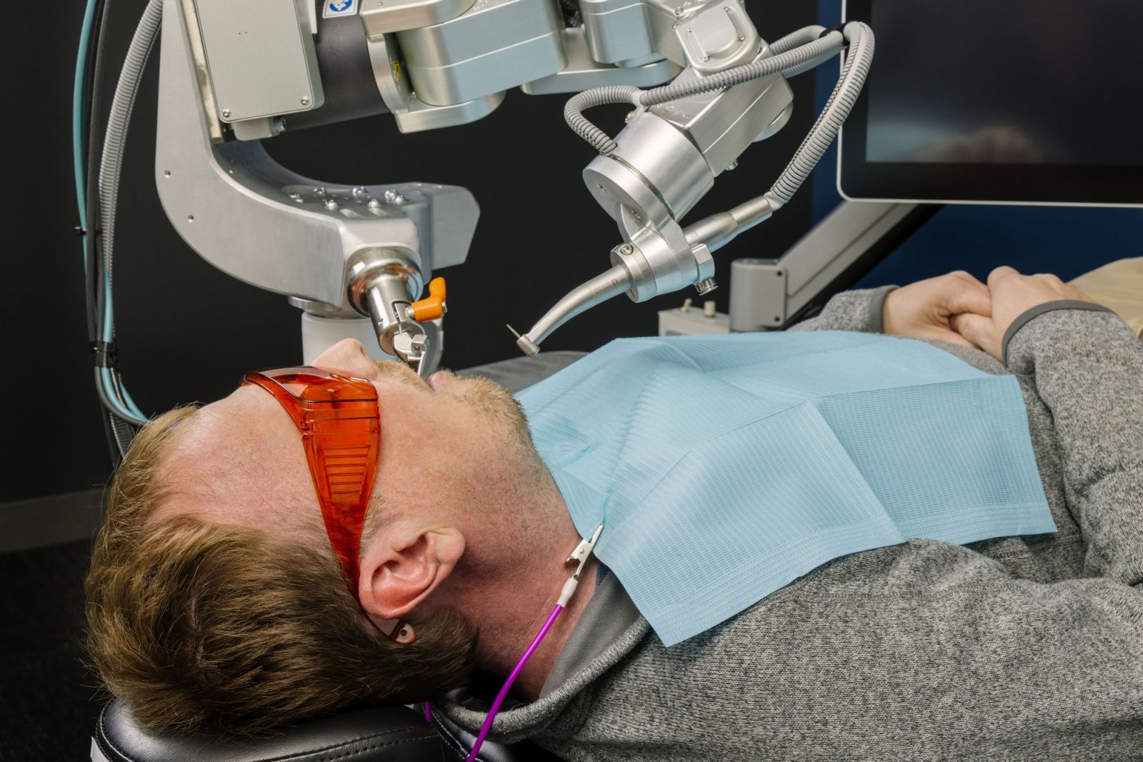 Ce robot-dentiste réalise sa première intervention autonome sur un humain