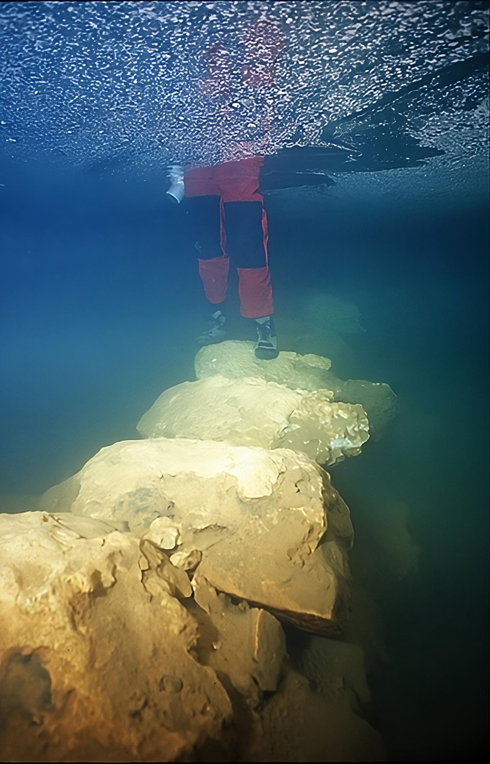 La découverte de ce pont submergé bouleverse les théories sur la colonisation méditerranéenne